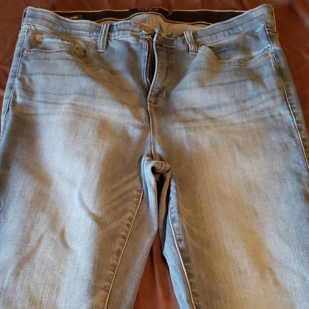 Torrid sky high skinny jeans light wash.